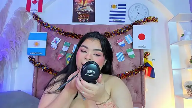 Snapshot of ROSELEI_ chatting on June 24, 7:18 am ROSELEI online show from June 24, 7:18 am
