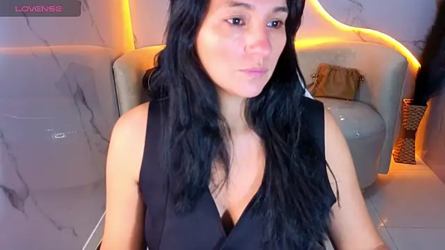 Snapshot of Alisson_tx_ chatting on May 4, 7:43 pm Alisson tx online show from May 4, 7:43 pm