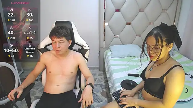 Zoe and jackk  online show from April 25, 8:28 pm