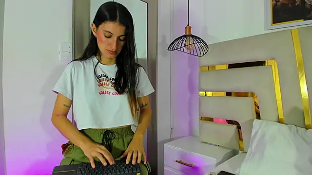Emy-Ferrer online show from June 17, 2:47 am