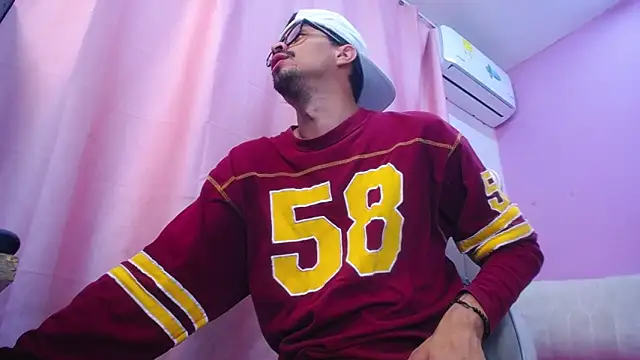 Snapshot of Amir_guy_ chatting on April 9, 2:11 pm Amir guy online show from April 9, 2:11 pm