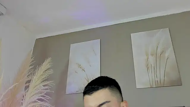 Snapshot of Alexander_Diazz chatting on June 5, 1:06 pm Alexander Diazz online show from June 5, 1:06 pm