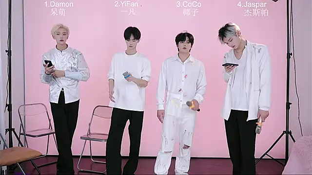 Snapshot of XL-CandyShop chatting on April 8, 7:19 am XL-CandyShop online show from April 8, 7:19 am