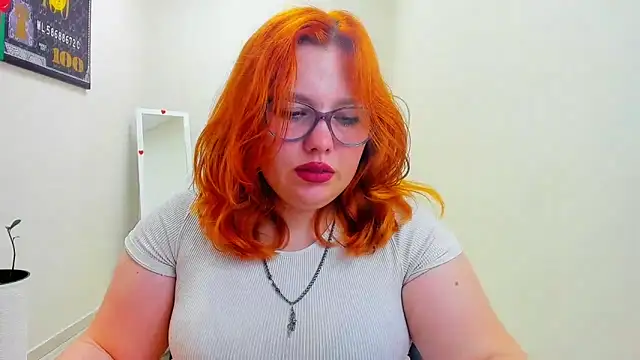 Snapshot of Aillia-Rous chatting on June 4, 7:25 am Aillia-Rous online show from June 4, 7:25 am
