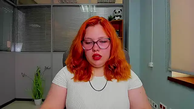 Snapshot of Aillia-Rous chatting on June 9, 6:25 am Aillia-Rous online show from June 9, 6:25 am
