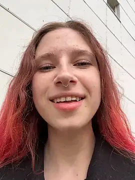 Snapshot of michelle_lovique chatting on May 4, 8:54 am michelle lovique online show from May 4, 8:54 am