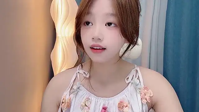 Lilababy00 online show from June 16, 5:43 am