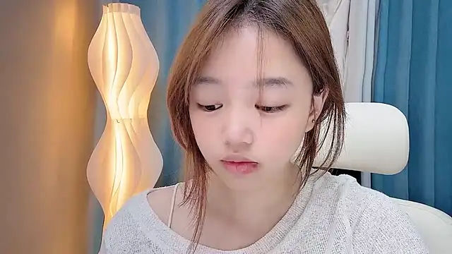 Lilababy00 online show from June 18, 4:02 am