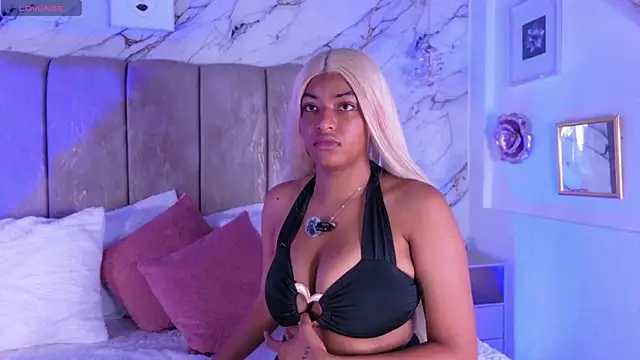 samira gallardo online show from April 23, 1:24 pm