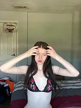 Snapshot of Munchkinbaby72318 chatting on April 7, 5:13 pm Munchkinbaby72318 online show from April 7, 5:13 pm