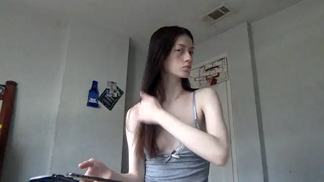 Munchkinbaby72318 online show from May 19, 6:58 pm
