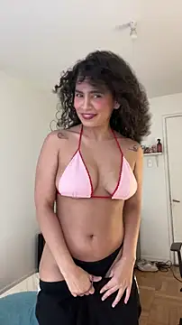 Snapshot of holaRosa chatting on April 12, 9:20 pm holaRosa online show from April 12, 9:20 pm