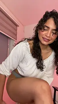 Snapshot of holaRosa chatting on May 13, 10:06 pm holaRosa online show from May 13, 10:06 pm