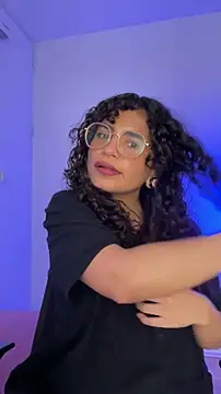 Snapshot of holaRosa chatting on May 14, 11:00 pm holaRosa online show from May 14, 11:00 pm