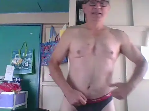Snapshot of scotty-friends chatting on July 1, 2:40 pm scotty-friends online show from July 1, 2:40 pm