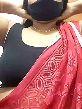 Snapshot of Siya88dev chatting on July 31, 3:44 pm Siya88dev online show from July 31, 3:44 pm