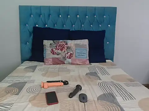 YourWifeyLily online show from May 7, 8:58 pm