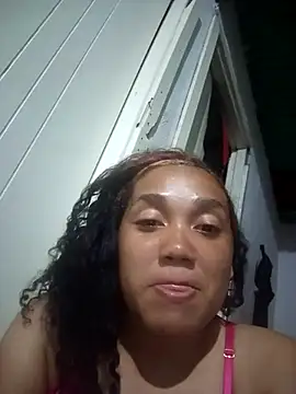 Snapshot of BellaDominant chatting on April 9, 4:01 am BellaDominant online show from April 9, 4:01 am