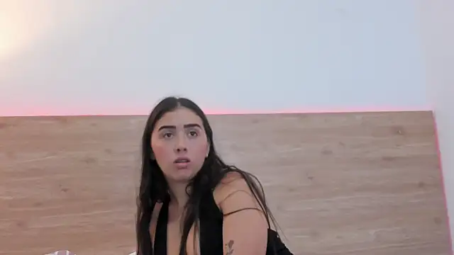 Snapshot of Zoevelvet_ chatting on April 8, 6:41 pm Zoevelvet online show from April 8, 6:41 pm