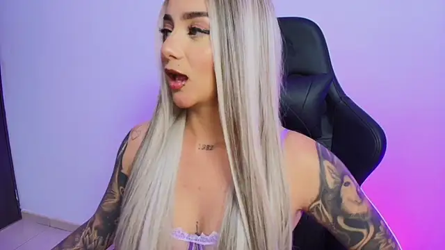 Megan jacksonn  online show from April 21, 11:51 pm