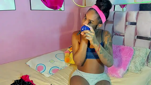 Snapshot of HUGE_BLACKCOCK chatting on July 8, 2:43 pm HUGE BLACKCOCK online show from July 8, 2:43 pm