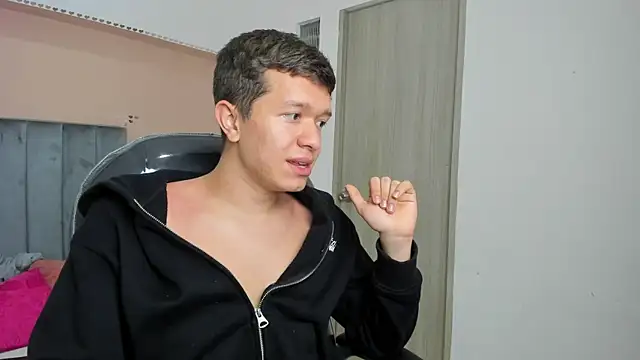 Snapshot of ken_col chatting on April 12, 5:34 am ken col online show from April 12, 5:34 am