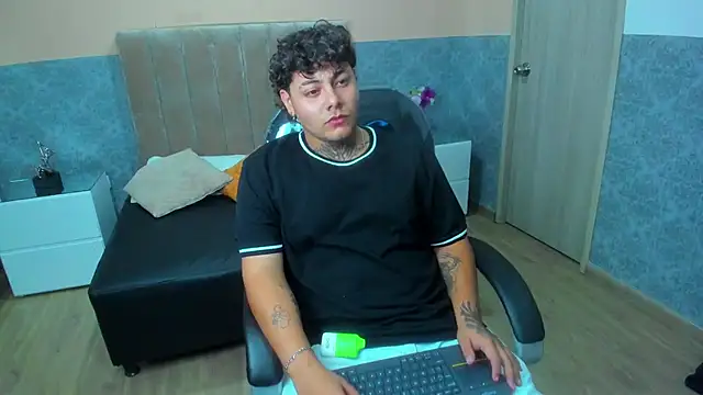 DAMON SALVATTORE online show from April 11, 3:44 am