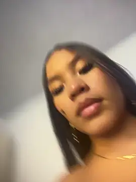pocahontasbaby  online show from May 22, 4:41 am