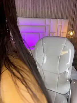 NicolSantos online show from May 16, 11:31 am