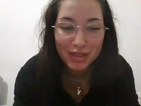 cherryxxox online show from April 15, 7:15 am