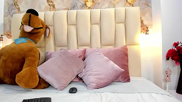 paula amira online show from April 19, 12:37 pm