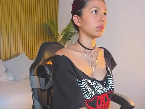 rosalita4  online show from April 21, 7:06 pm