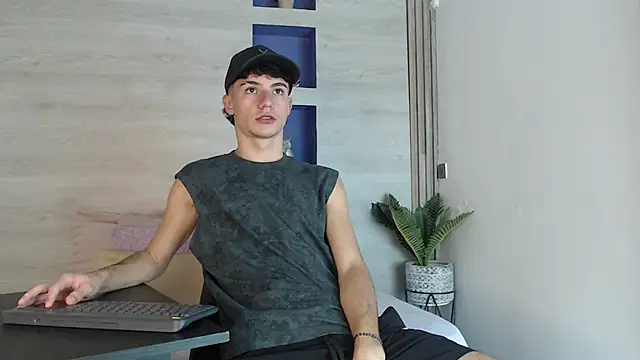Logan Steel online show from June 28, 2:56 pm