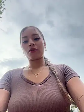AmyRusso online show from May 13, 9:22 pm