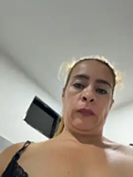 Natigoonzalez online show from May 31, 1:58 am