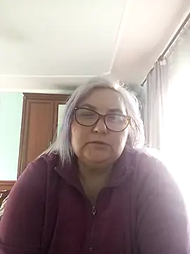 Snapshot of AureliaSky598 chatting on April 18, 1:04 pm AureliaSky598 online show from April 18, 1:04 pm