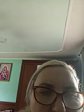 Snapshot of AureliaSky598 chatting on April 30, 10:43 am AureliaSky598 online show from April 30, 10:43 am