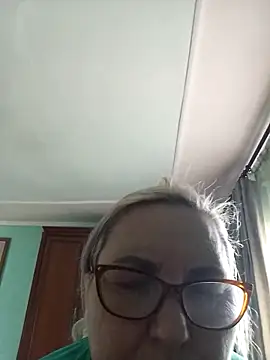 Snapshot of AureliaSky598 chatting on May 1, 2:10 pm AureliaSky598 online show from May 1, 2:10 pm
