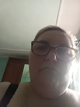 Snapshot of AureliaSky598 chatting on May 13, 11:51 am AureliaSky598 online show from May 13, 11:51 am