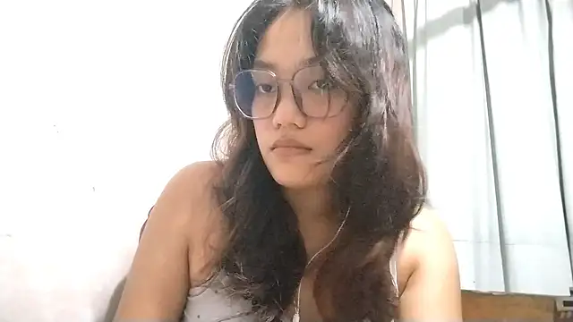 Snapshot of OliviaCarchi chatting on April 25, 10:18 am OliviaCarchi online show from April 25, 10:18 am