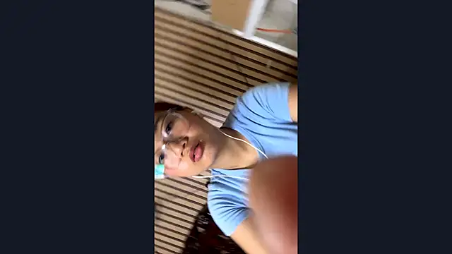 SheenaMcbrien online show from April 12, 11:15 am