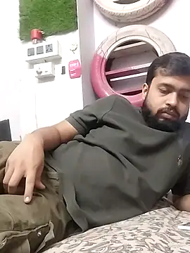 Snapshot of hornydaddy_21 chatting on April 9, 2:11 pm hornydaddy 21 online show from April 9, 2:11 pm