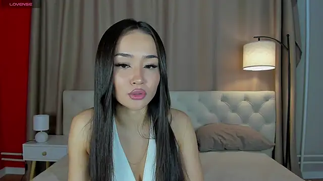 Riddle Lay online show from May 28, 9:28 am