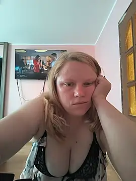 Snapshot of wildaurax chatting on May 25, 7:14 am wildaurax online show from May 25, 7:14 am
