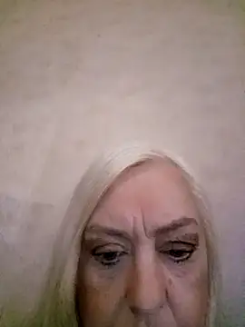 Julia20X online show from April 16, 4:52 pm