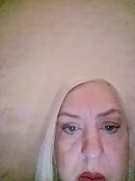 Julia20X online show from April 18, 3:27 pm