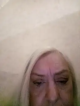 Julia20X online show from April 20, 3:26 pm