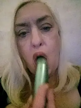 Julia20X online show from April 21, 4:01 pm