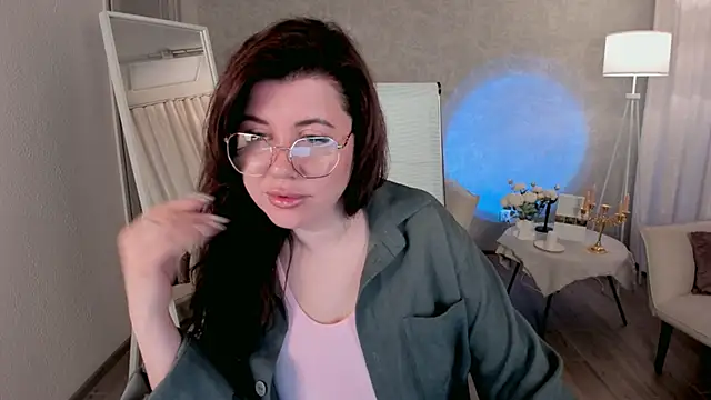 TheaCassian online show from April 17, 6:49 am