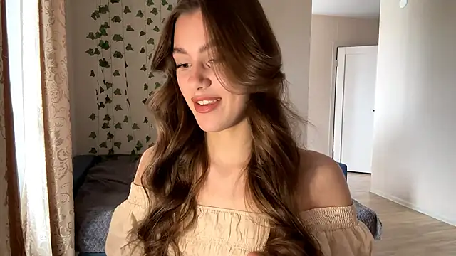 LiseVener online show from May 5, 5:04 am